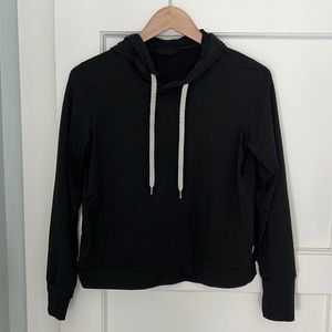 Vuori Cropoed Hoodie